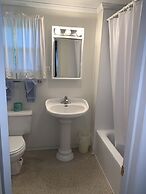 West Winds Motel & Cottages