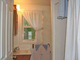 West Winds Motel & Cottages