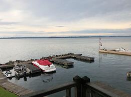 West Winds Motel & Cottages