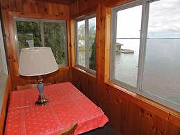 West Winds Motel & Cottages