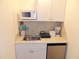 West Winds Motel & Cottages