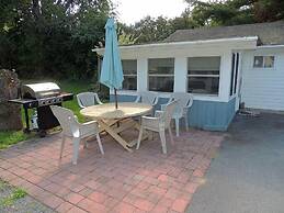 West Winds Motel & Cottages