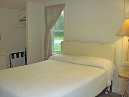 West Winds Motel & Cottages