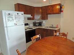 West Winds Motel & Cottages