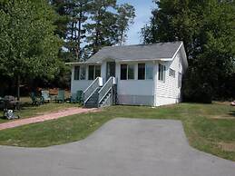 West Winds Motel & Cottages