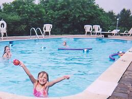 West Winds Motel & Cottages