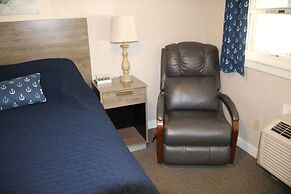 West Winds Motel & Cottages