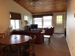 West Winds Motel & Cottages