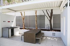 Pelicanstay Surfer Paradise Condo Hotel