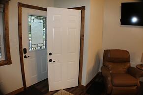 Trailhead Suites