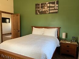 Trailhead Suites