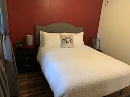 Trailhead Suites
