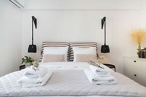 Modern Bohemian Style Sun-Splashed Loft