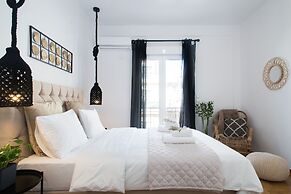 Modern Bohemian Style Sun-Splashed Loft