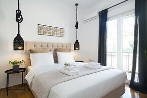 Modern Bohemian Style Sun-Splashed Loft