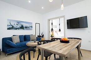 Modern Bohemian Style Sun-Splashed Loft