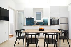 Modern Bohemian Style Sun-Splashed Loft