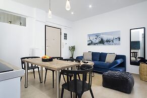 Modern Bohemian Style Sun-Splashed Loft