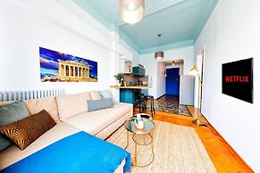 Your Home under the Acropolis Roofdeck