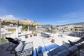 Your Home under the Acropolis Roofdeck