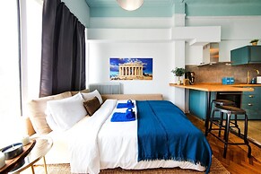 Your Home under the Acropolis Roofdeck