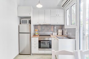 Head for Acropolis a Romantic Hideaway