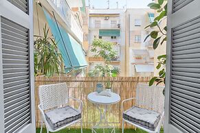 Head for Acropolis a Romantic Hideaway