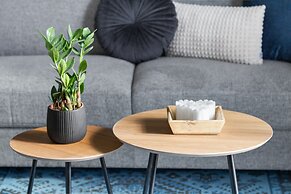 Sun splashed sanctum balconies Acropolis