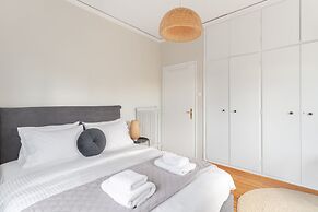 Sun splashed sanctum balconies Acropolis