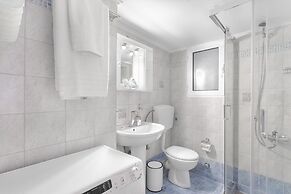 Sun splashed sanctum balconies Acropolis