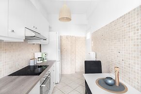 Sun splashed sanctum balconies Acropolis