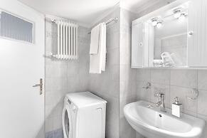 Sun splashed sanctum balconies Acropolis