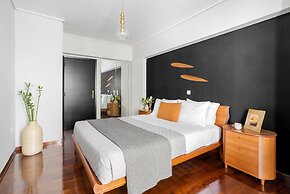 Fresh Detailed Stylish Apt at Acropolis