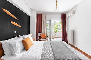 Fresh Detailed Stylish Apt at Acropolis