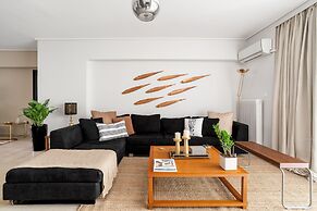 Fresh Detailed Stylish Apt at Acropolis