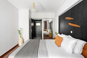 Fresh Detailed Stylish Apt at Acropolis