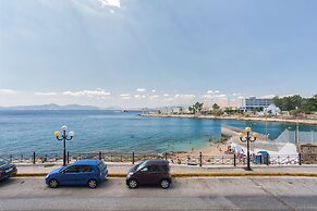 Chic Modern Seaside Oasis -Sunny Piraeus