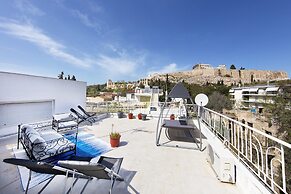 Yourhome under Acropolis Roofdeck w.view