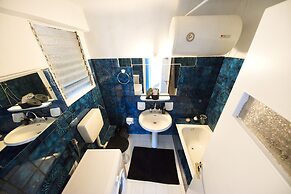 Yourhome under Acropolis Roofdeck w.view