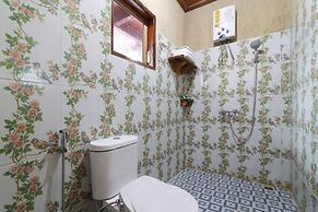 Alloyna Country Cottage