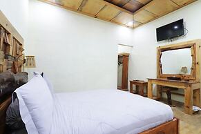 Alloyna Country Cottage