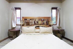 Alloyna Country Cottage