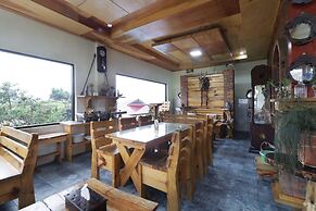 Alloyna Country Cottage