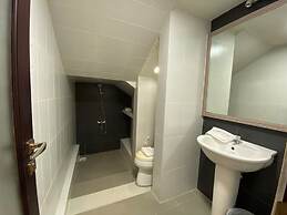 Alinson Boutique Resident Batam