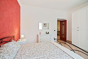 Central Balcony Apartment