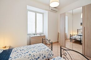 Central Balcony Apartment