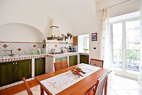 Central Balcony Apartment