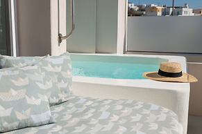 Cinnamon Villa with Private Hot Tub