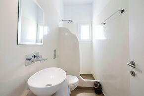 Cinnamon Villa with Private Hot Tub