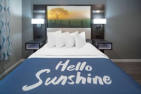 Days Inn by Wyndham Galt/Elk Grove South